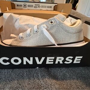NWT Converse Kids Shimmering Silver Sneakers size 1